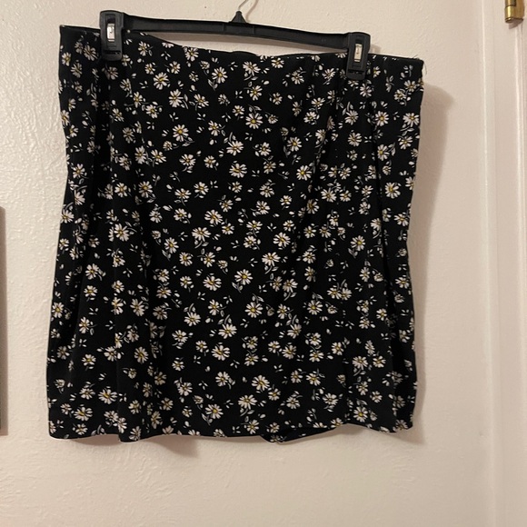 Lane Bryant Pants - Lane Bryant Daisy Skort, 22